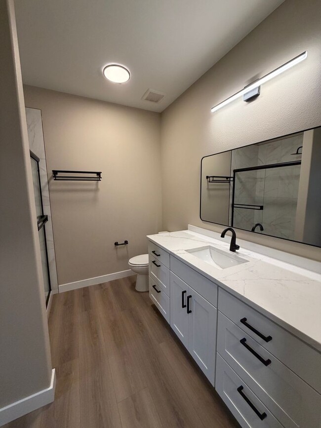 Building Photo - 2117 Carr Rd