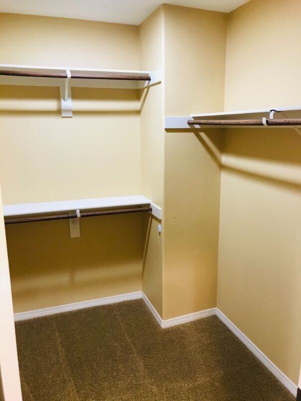 Building Photo - 45611 Basswood Ct