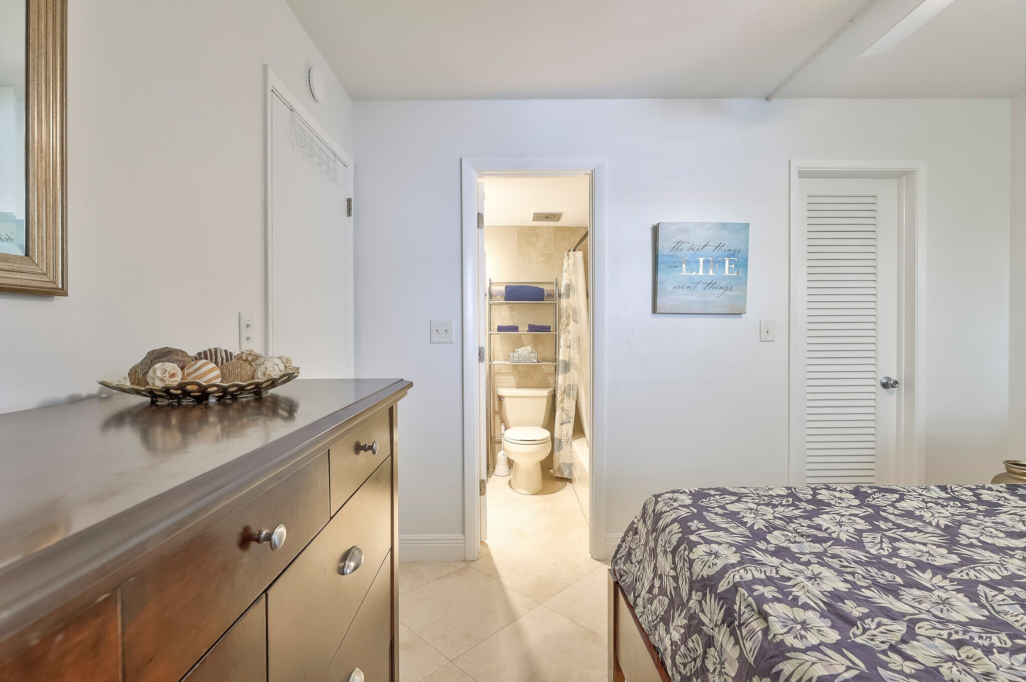 Building Photo - 3230 NE 13th St