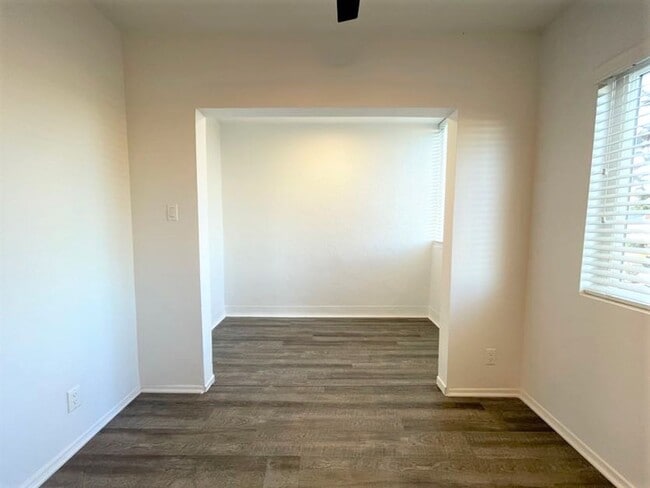 Building Photo - Stunning Upgraded 1 Bed/1 Bath with a Spacious Floorplan & Balcony!