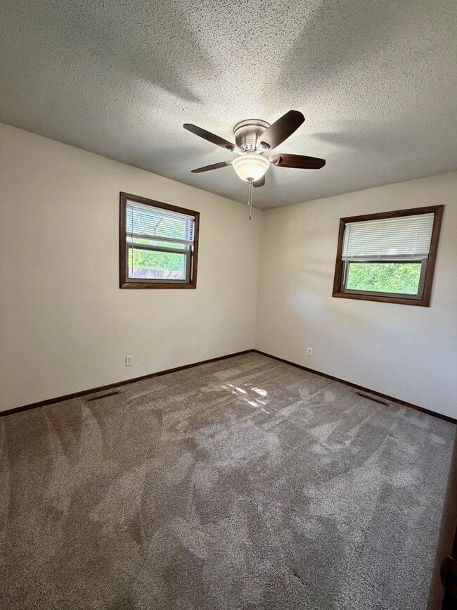 Building Photo - Indian Hills Duplex