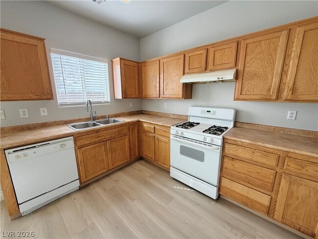 Building Photo - 5615 W Sun Temple Ave