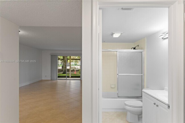 Building Photo - 1400 SW 124th Terrace