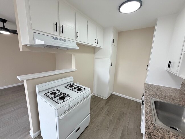 Building Photo - 414 N San Gabriel Ave