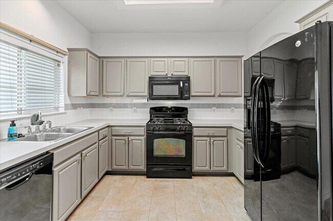 Building Photo - 12185 Chelsea Glen Pl