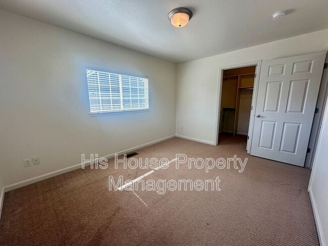 Building Photo - 6345 Chardonnay St
