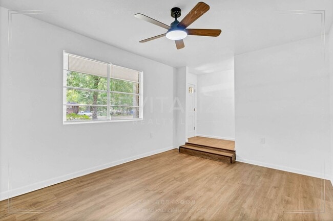 Building Photo - Stunning 4 BD / 2 BA in Bay Minette