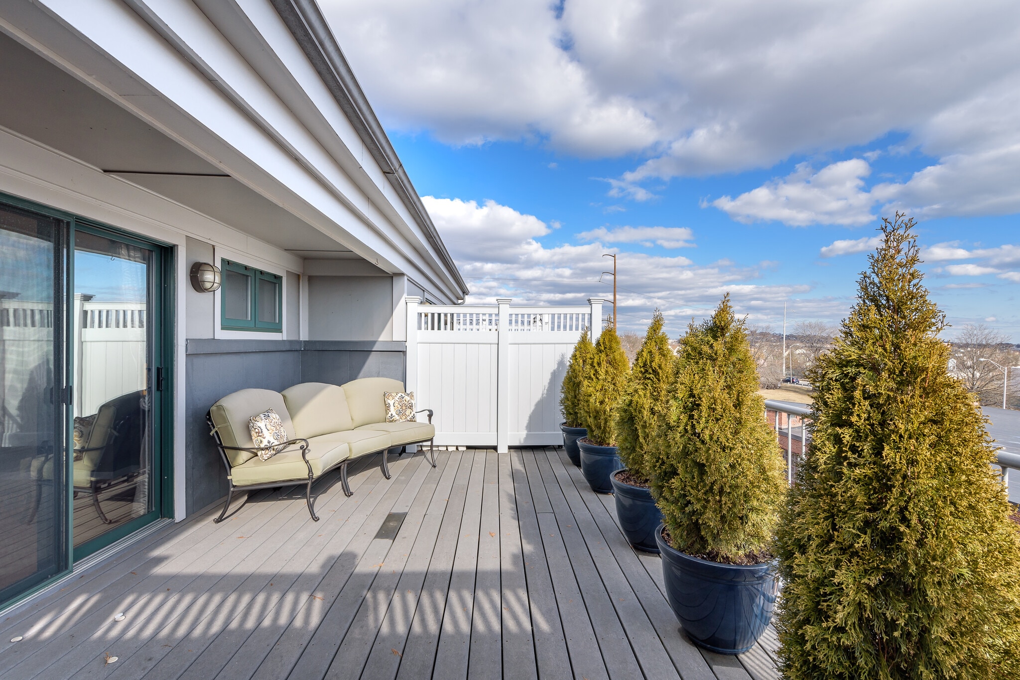 Building Photo - 210 Broadway