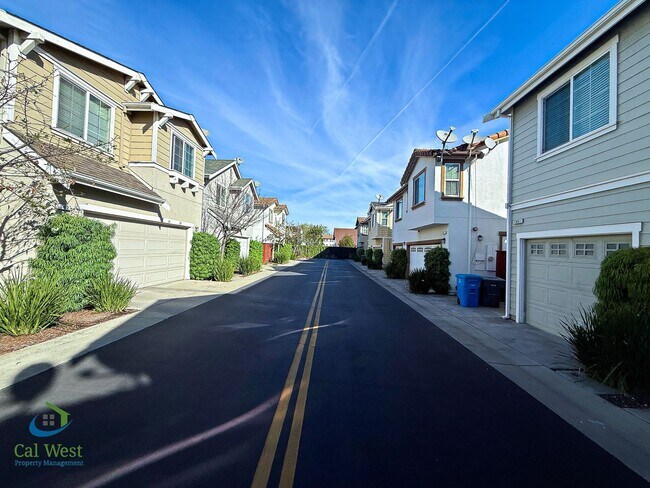 Building Photo - 7661 Forest St