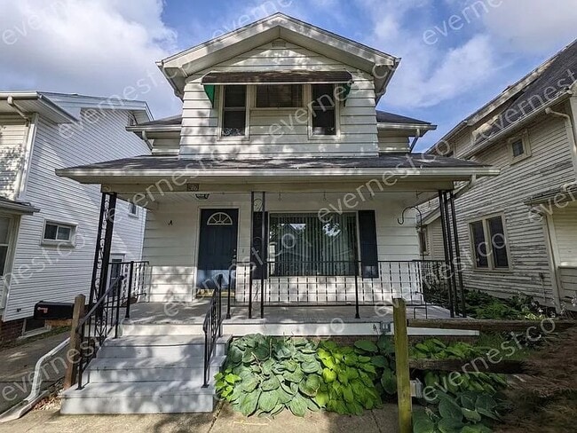 Primary Photo - 617 Toronto Ave