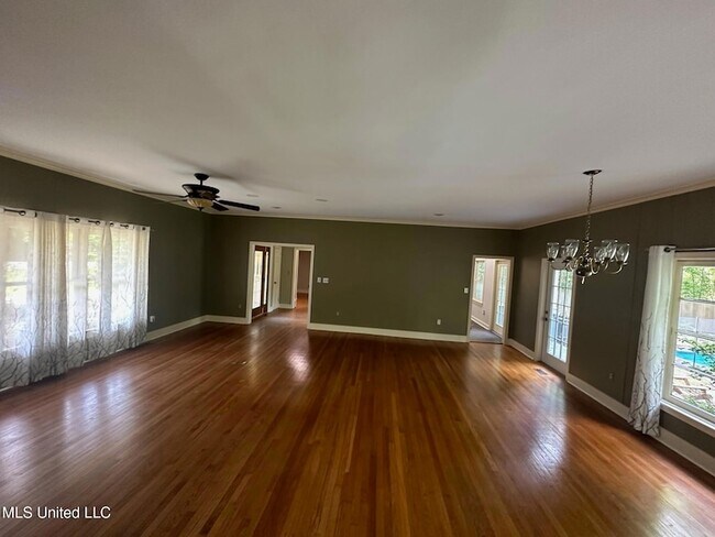 Building Photo - 3564 Cowan Pl