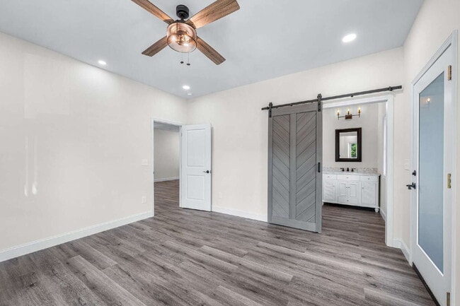 Building Photo - "Brand New 3-Bed, 3-Bath Retreat with Modern LVP Flooring in the Heart of Fort Payne!"