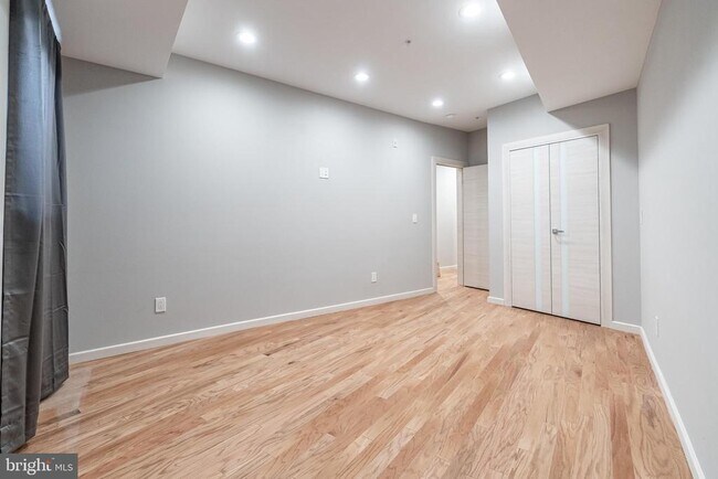 Building Photo - 2045 N College Ave