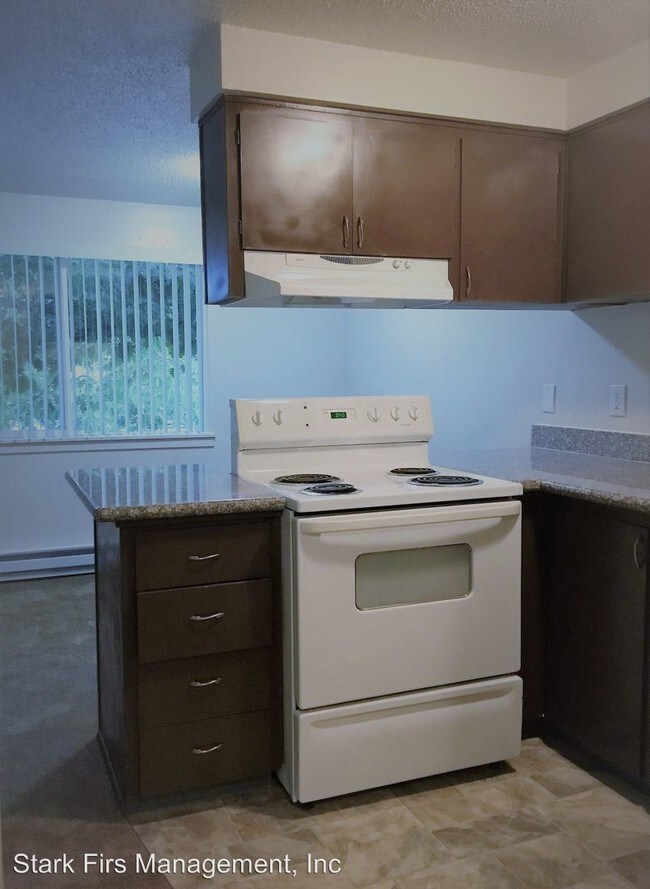 Building Photo - 15850 NE Glisan St