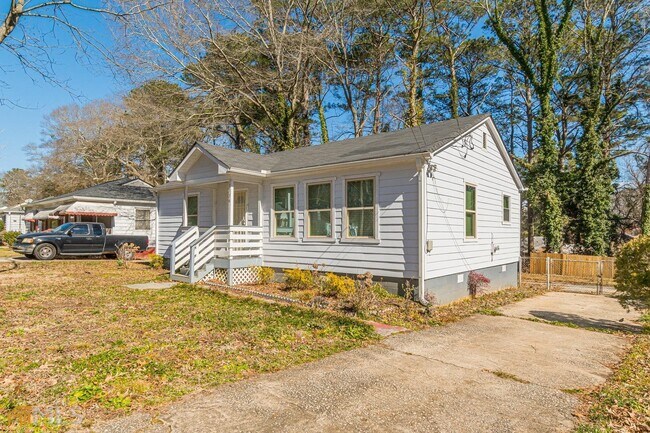 Building Photo - 1136 Wyland Dr SW