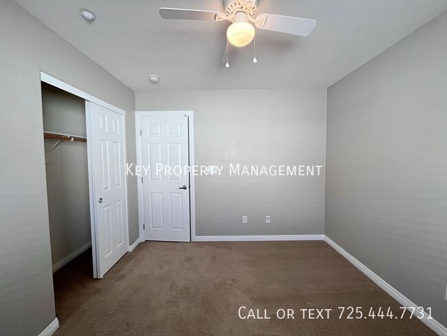 Building Photo - 3 BEDROOM TOWNHOME IN SOUTH LAS VEGAS!