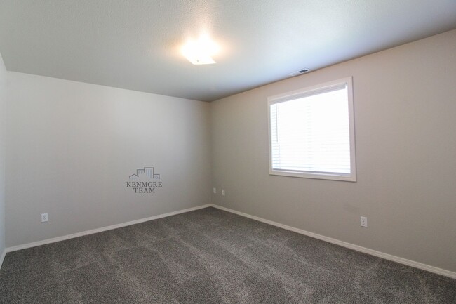 Building Photo - 7611 Pender Dr
