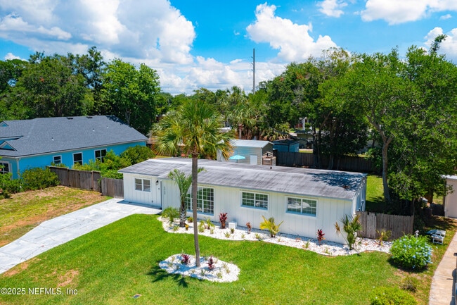 Primary Photo - 1717 Sunset Dr