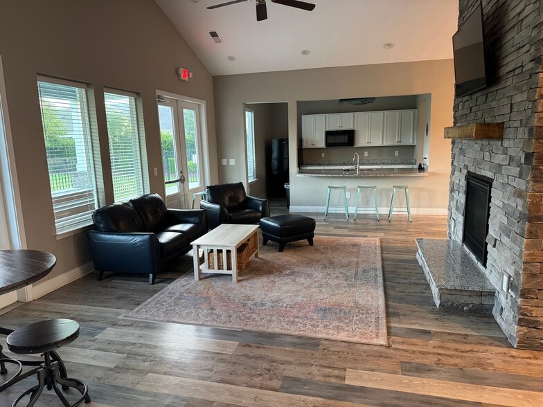 Clubhouse - 5435 Shelly Lynn Dr