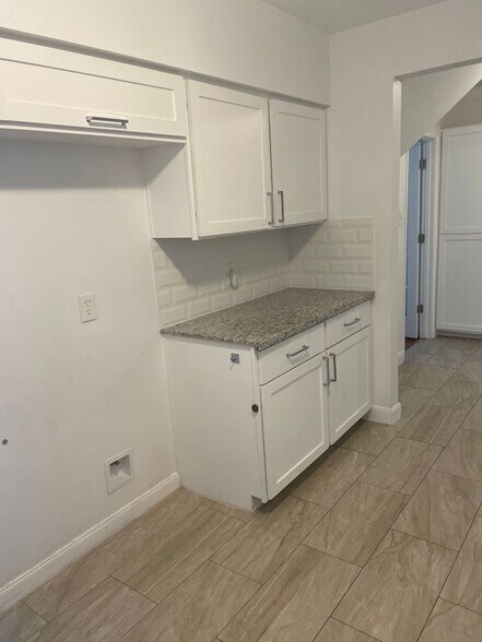 Building Photo - 4390 Harvest Ln