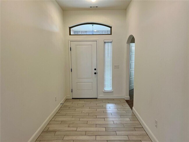 Building Photo - 1011 Sundance Ln