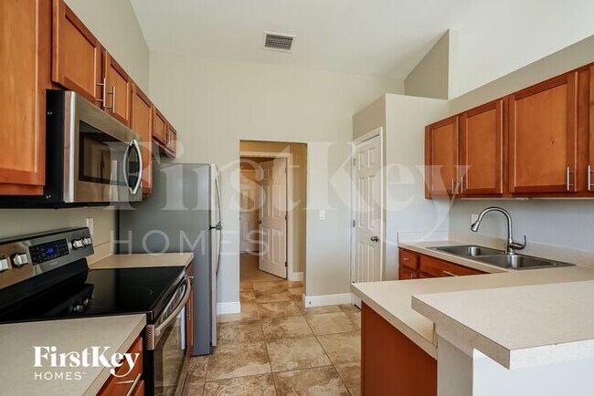 Building Photo - 3313 NE 15th Pl