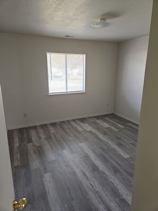 Building Photo - 769 W 640 S