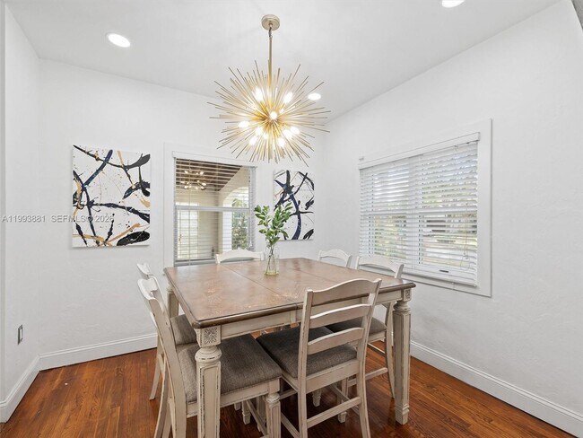 Building Photo - 314 Romano Ave