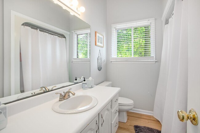 Building Photo - FURNISHED Coastal Retreat Near Wrightsville Beach in Desirable Masonboro Neighborhood