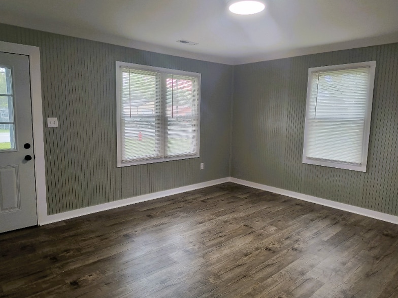 Building Photo - 916 Finley Beech Rd