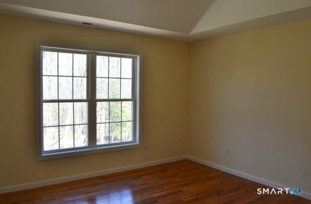 Building Photo - 18 Oak Branch Dr