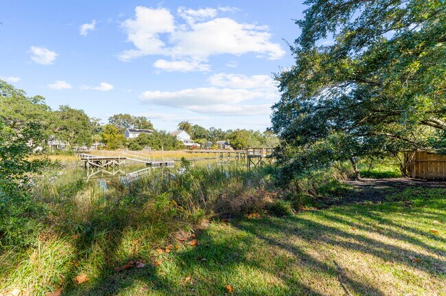 Building Photo - 774 Creekside Dr