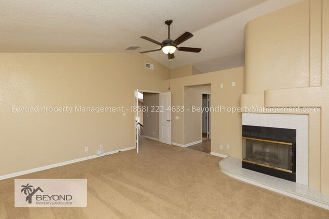 Building Photo - ELEGANT 4BR/2.5BA H in HOME IN OCEANSIDE P...