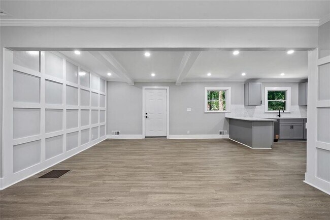 Building Photo - 1905 Fort Valley Dr SW