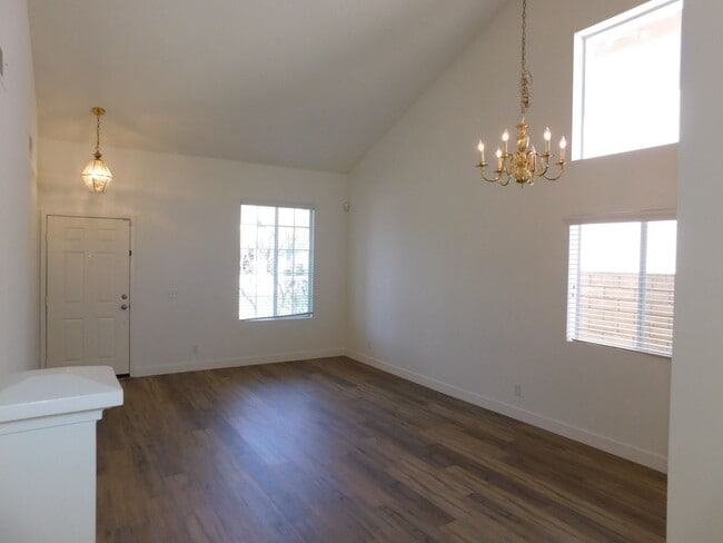 Building Photo - Beautiful 3 BD + Loft 2.5 BA Two Story SFR, close to The Marketplace!