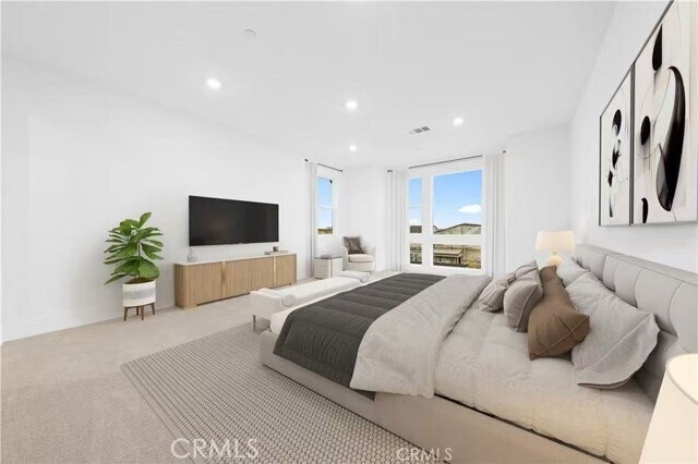 Building Photo - 258 Sora