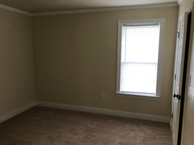 Building Photo - 3037B Edward Ct