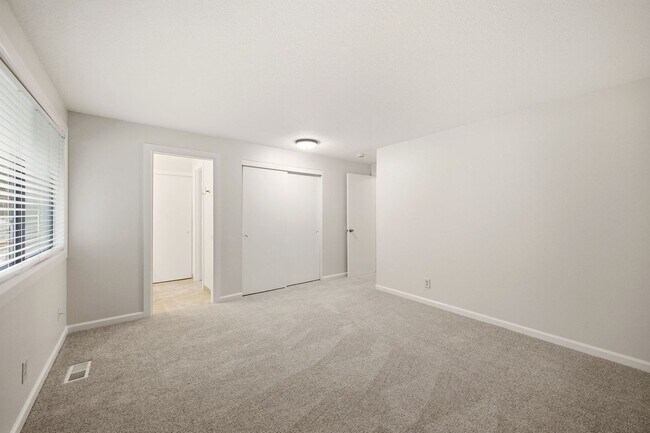 Building Photo - 17563 SW Granada Dr