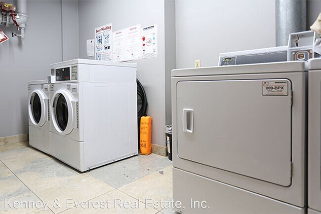 Building Photo - Studio, 1 bath House - 1335 Pacific Avenue...