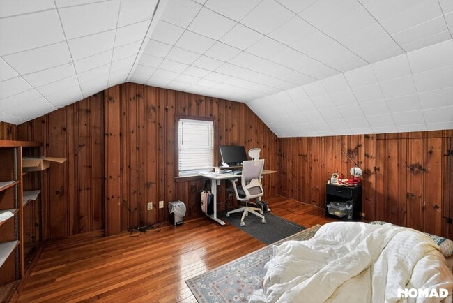 Building Photo - 96 Kenwood Ave