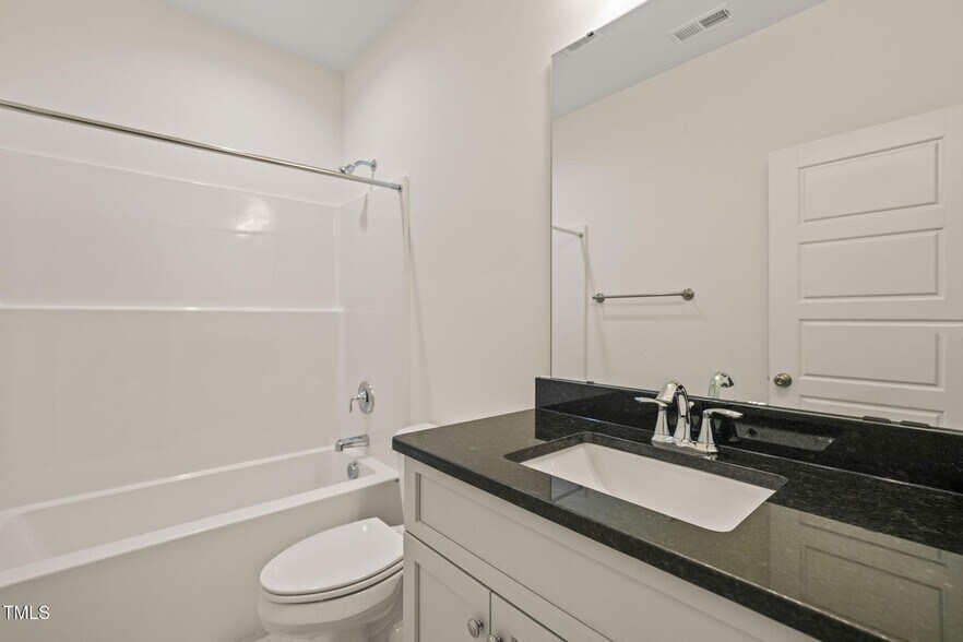 Building Photo - 156 Harmony Trl