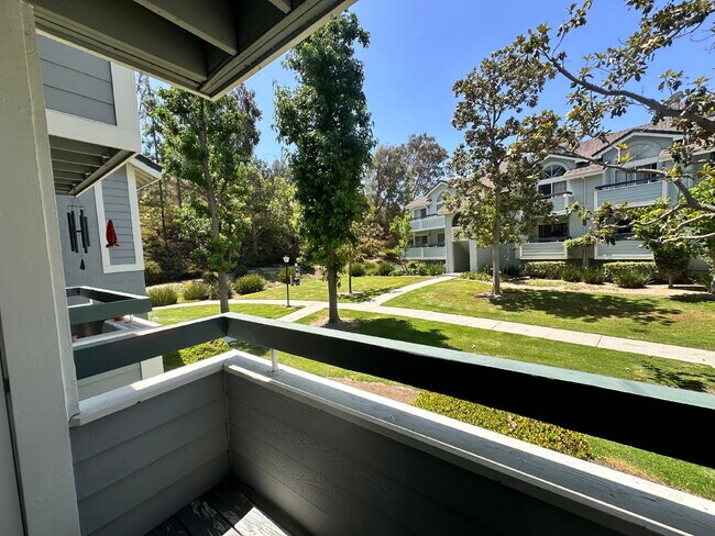 Building Photo - Beautifully Updated Lower-Level Condo with...