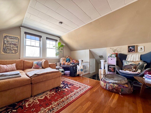 Building Photo - 894 Fellsway