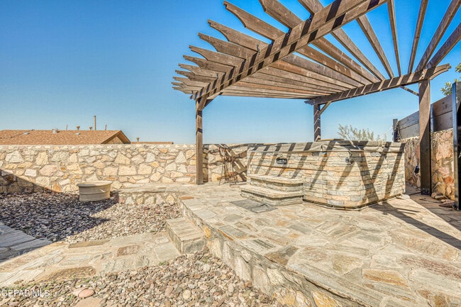 Building Photo - 1627 Brillo Del Sol Ct