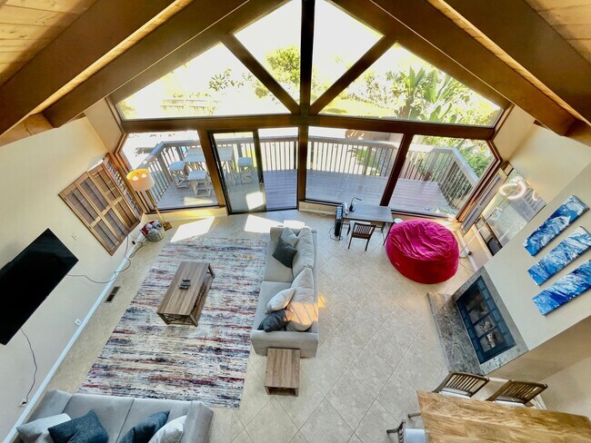 Building Photo - Furnished Beach front House in OB One Month Minimum Rental