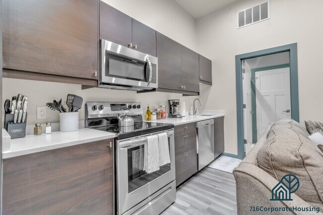 Building Photo - Furnished 2-Bedroom, 2-Bath Apartment near the Medical Campus