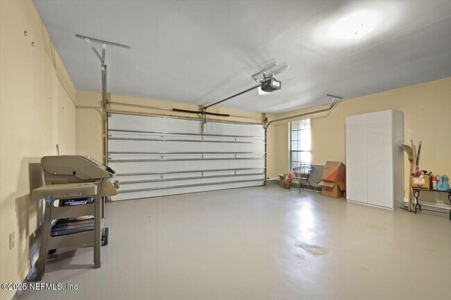 Building Photo - 106 Willow Pond Ln