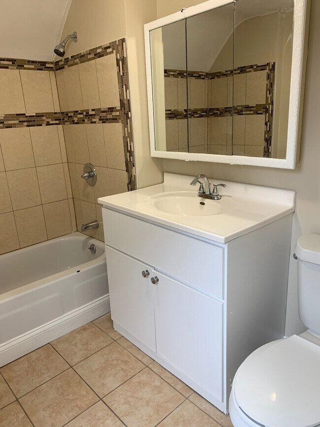 Building Photo - Beautiful 3 bedroom house for rent in Minneapolis!!