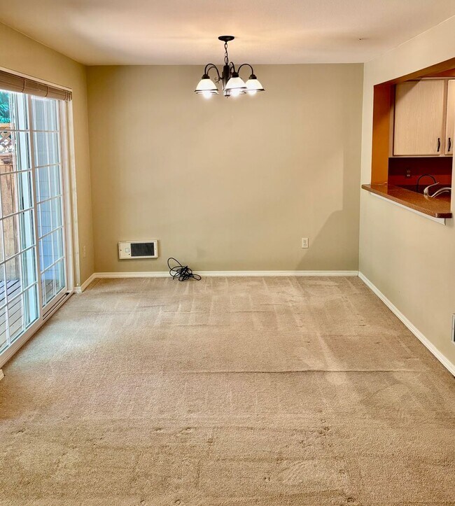 Building Photo - 3 Bed / 2.5 Bath Redmond single family hom...