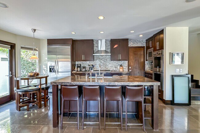 Building Photo - 11470 Dona Evita Dr